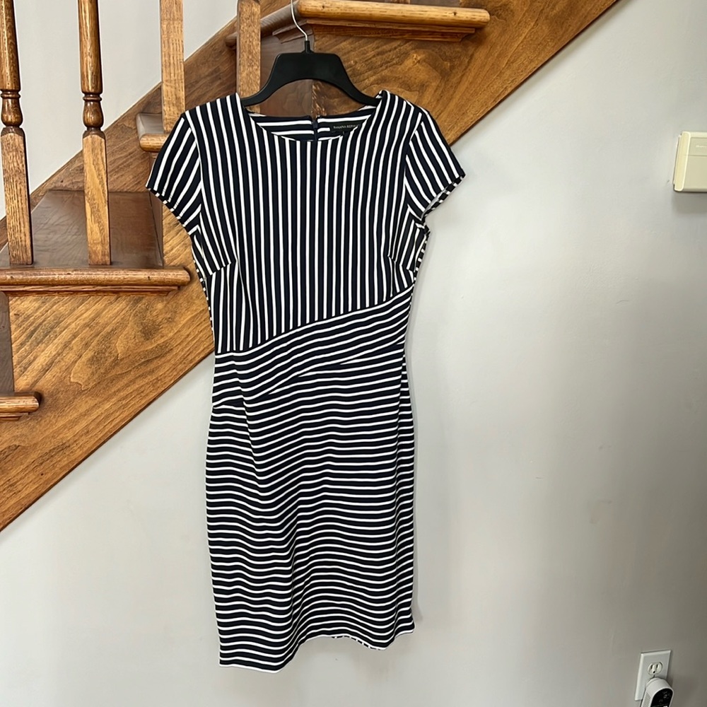 GUC BANANA REPUBLIC NAVY STRIPED MIDI DRESS